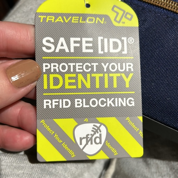 Travelon wallet Unisex Safe ID RFID Blocking Blue Nylon Zip Around NWT - Picture 5 of 6